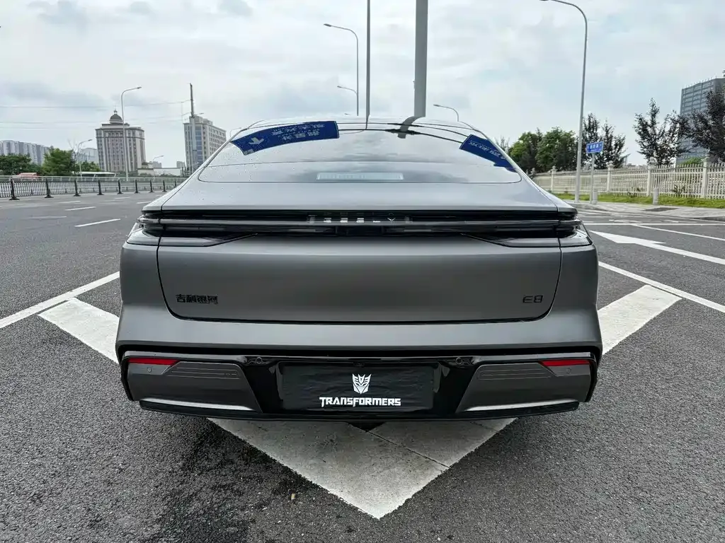 Geely Galaxy E8 — фото 5