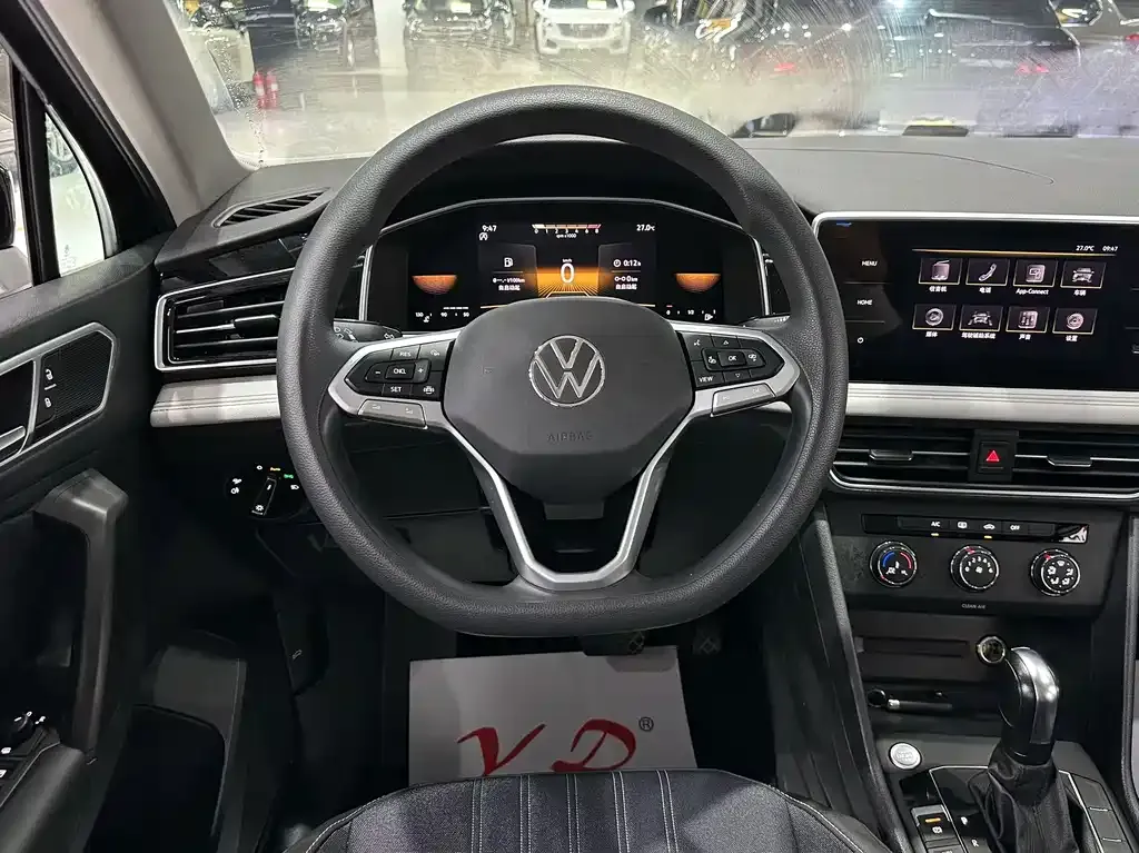 Volkswagen Tiguan L — фото 7