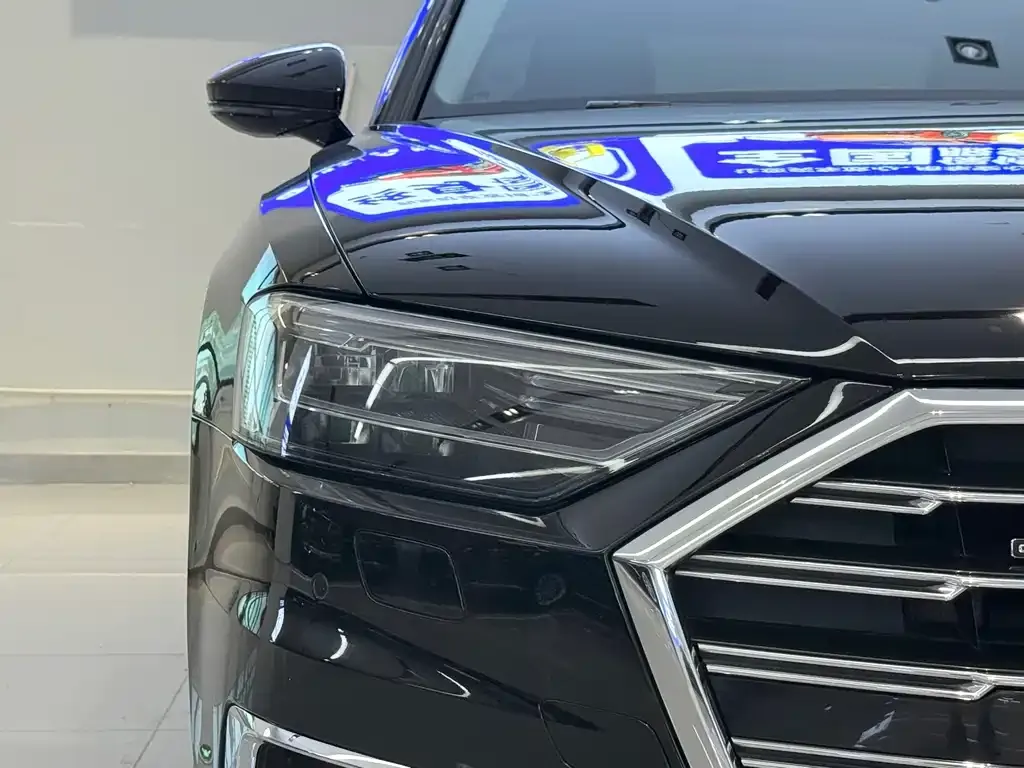 Audi A8 — фото 3