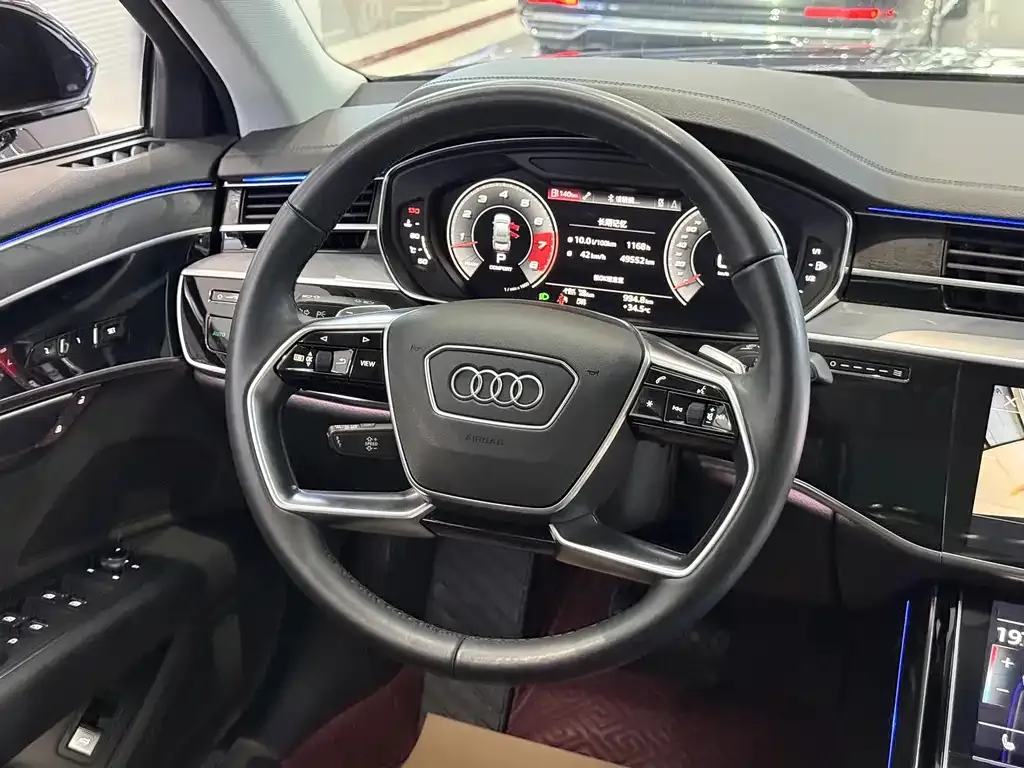 Audi A8 — фото 2