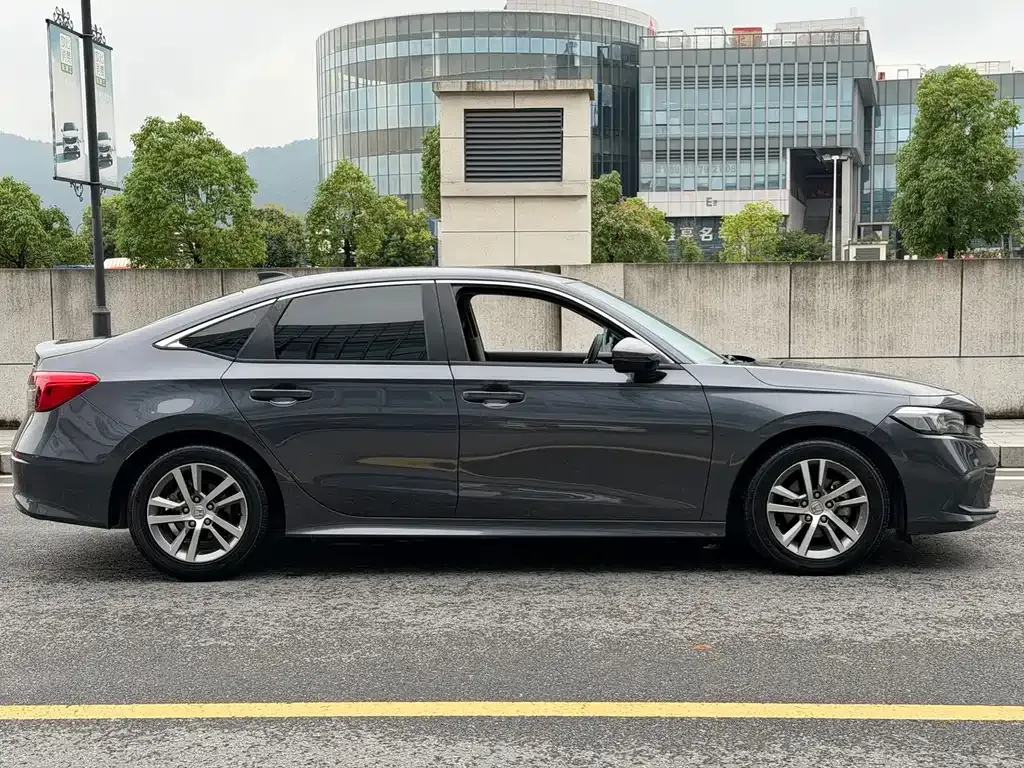 Honda Civic — фото 10
