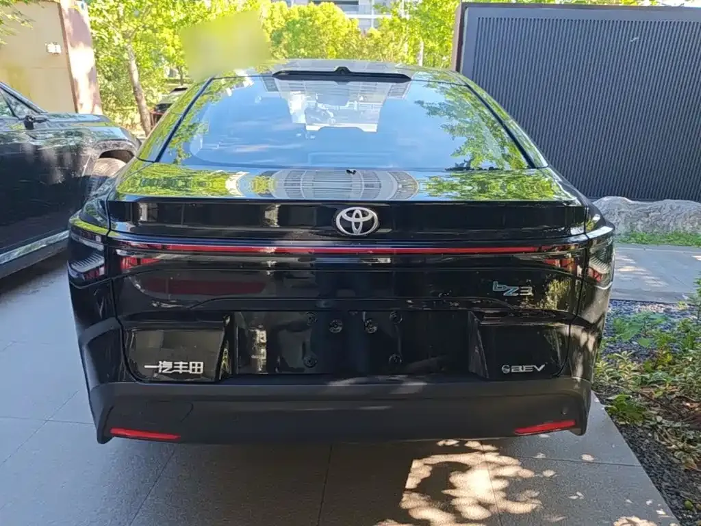 Toyota bZ3 — фото 10