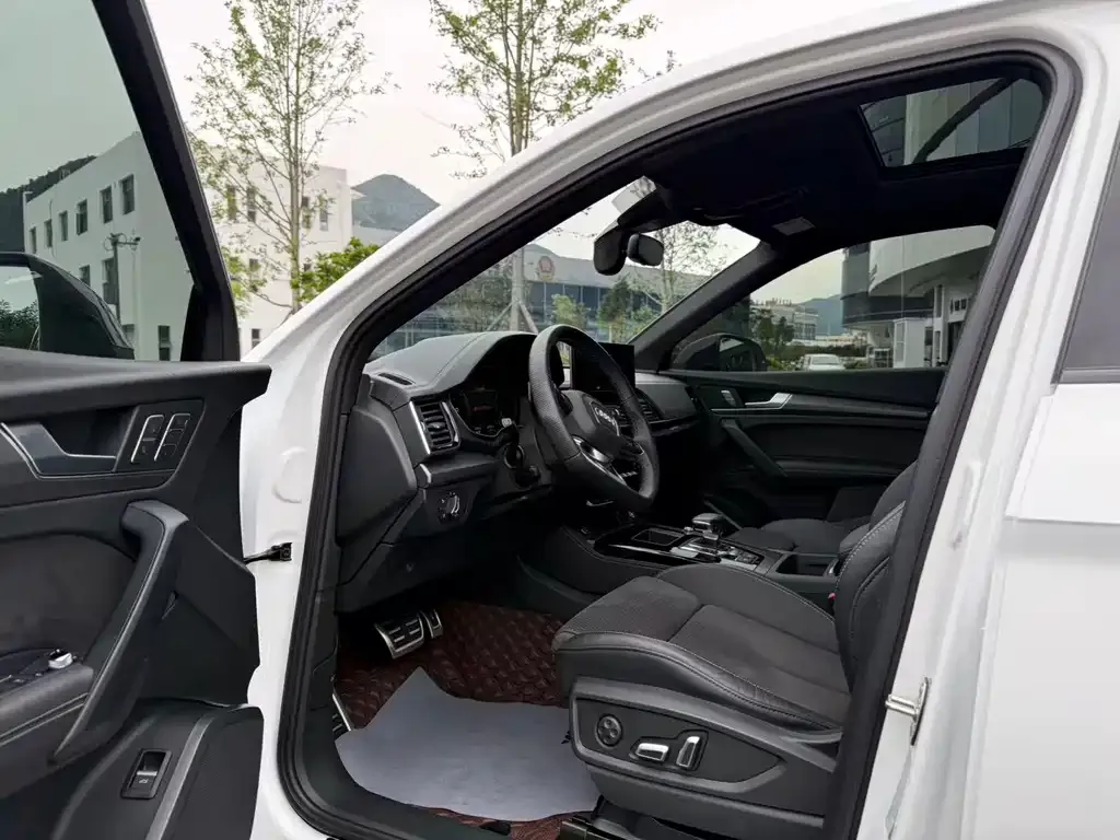 Audi Q5L Sportback — фото 8
