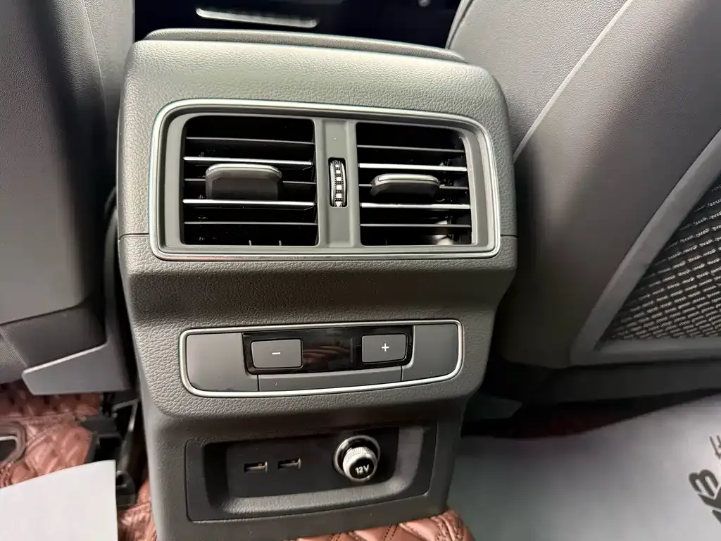 Audi Q5L Sportback — фото 9
