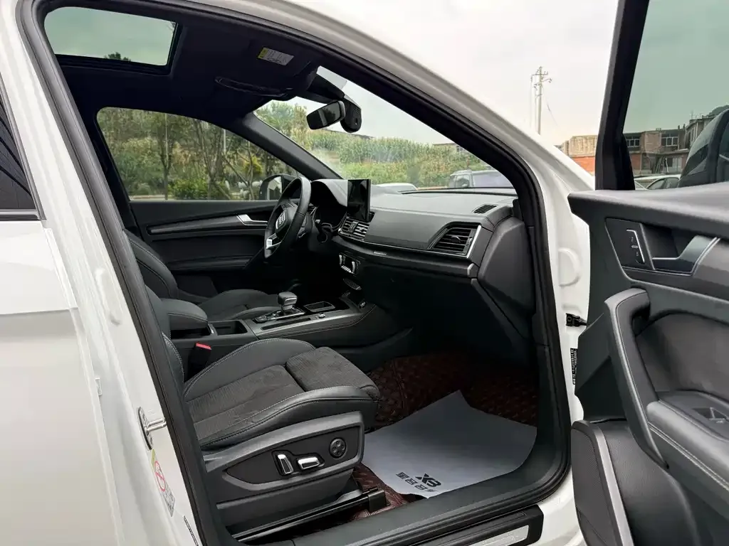 Audi Q5L Sportback — фото 4