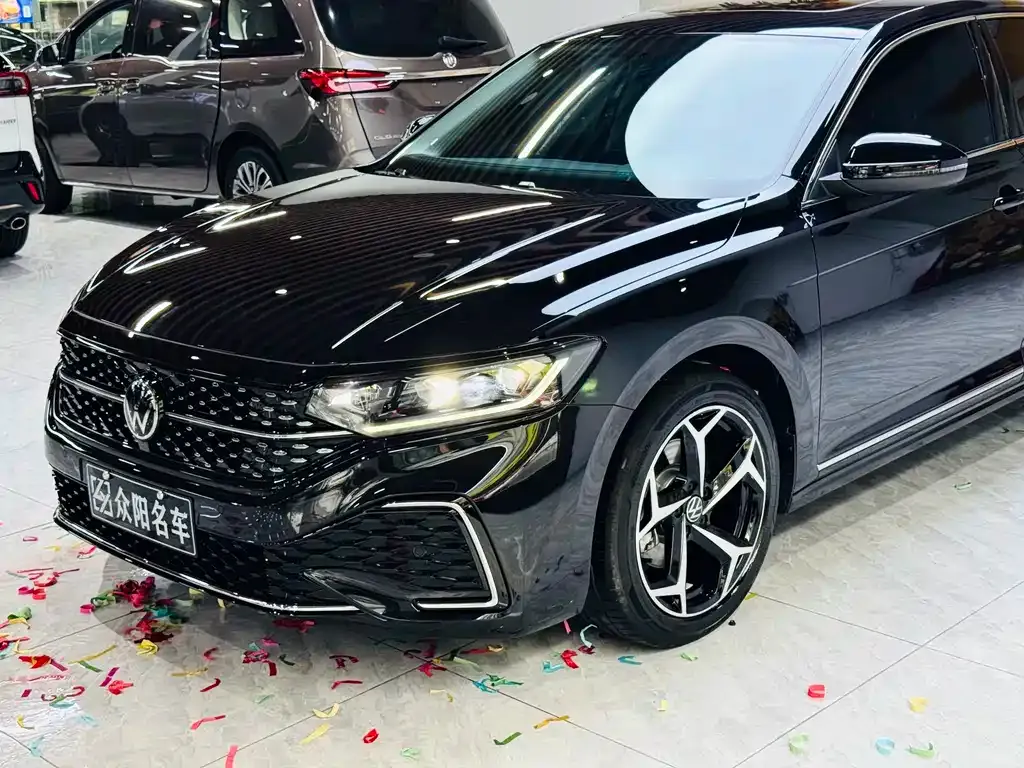 Volkswagen Passat — фото 6