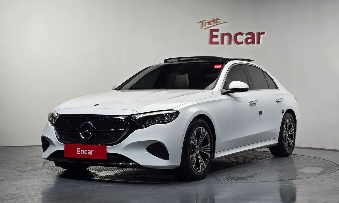 Mercedes-Benz E-Class — фото 1