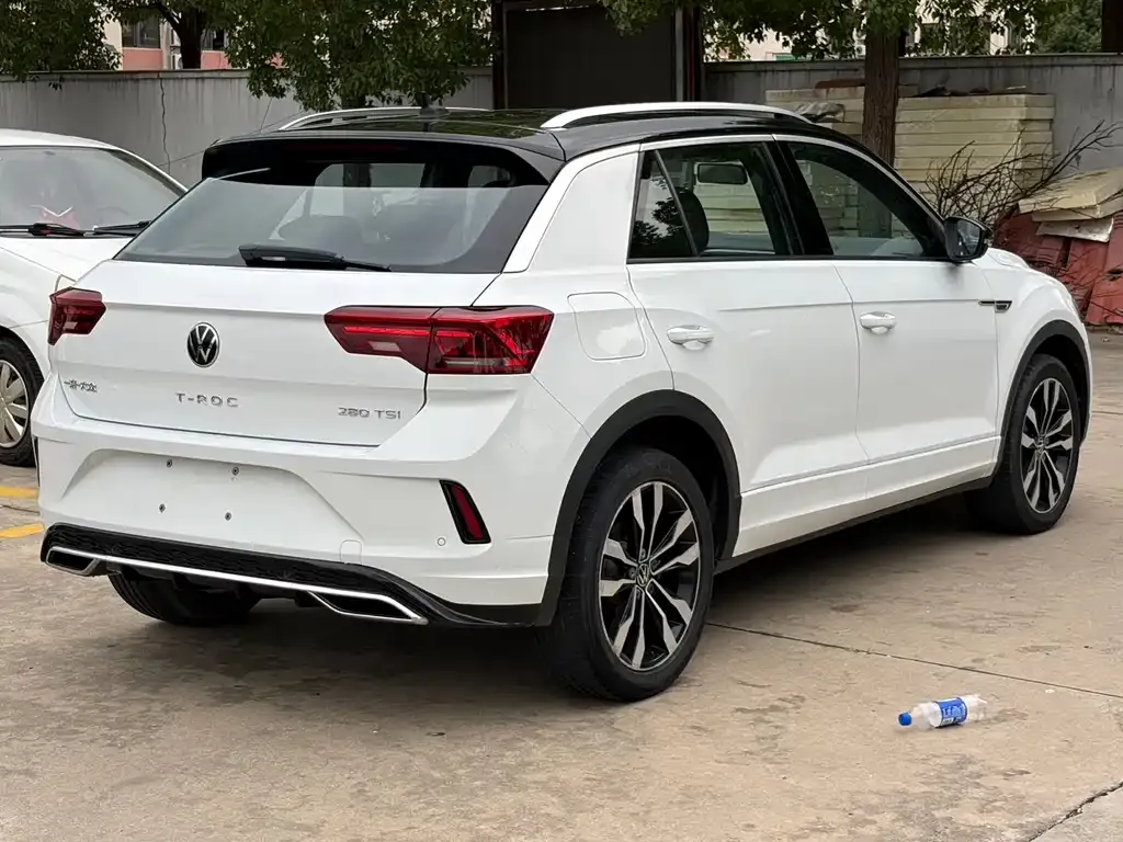 Volkswagen T-Roc — фото 10