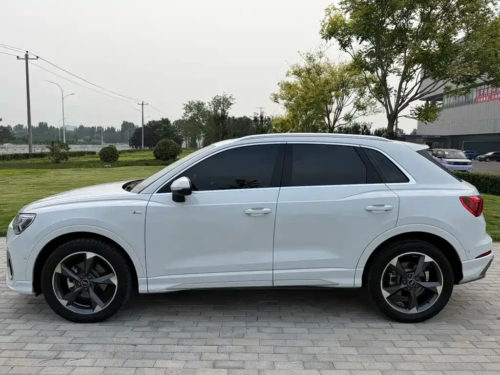 Audi Q3 — фото 8