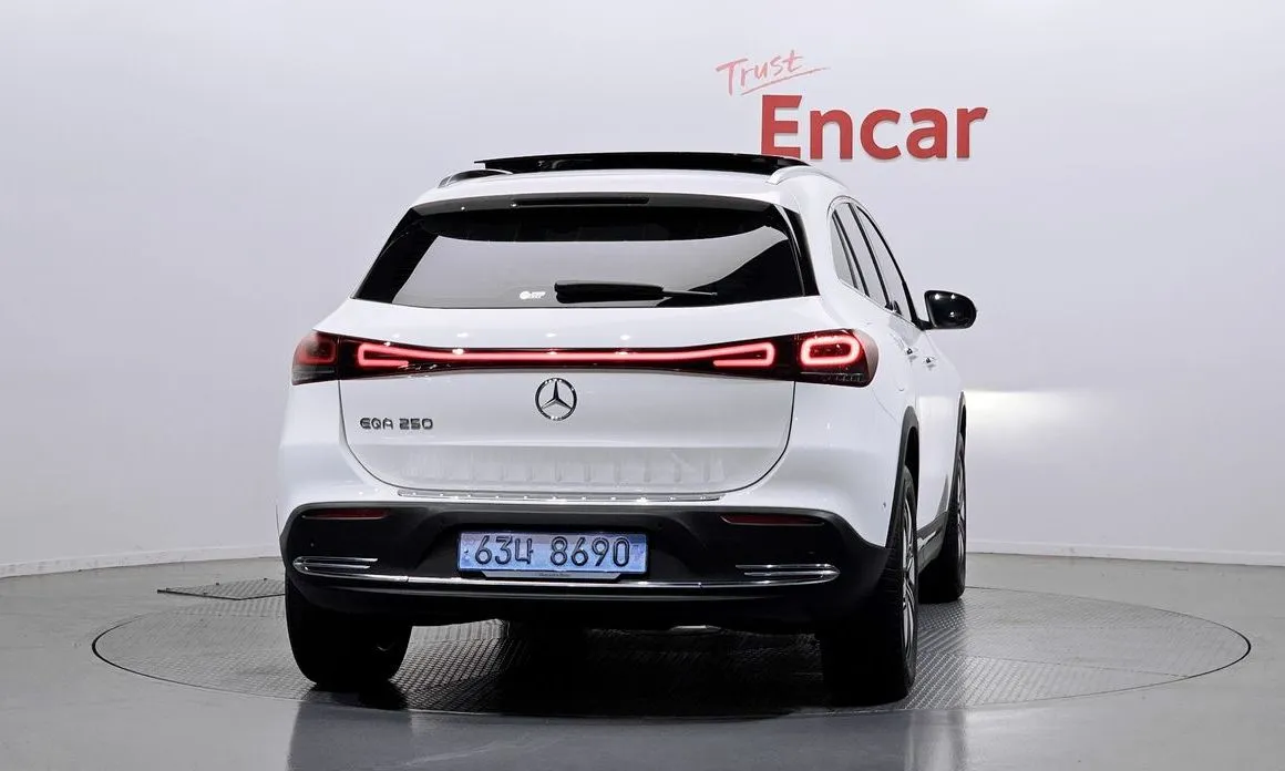 Mercedes-Benz EQA — фото 2