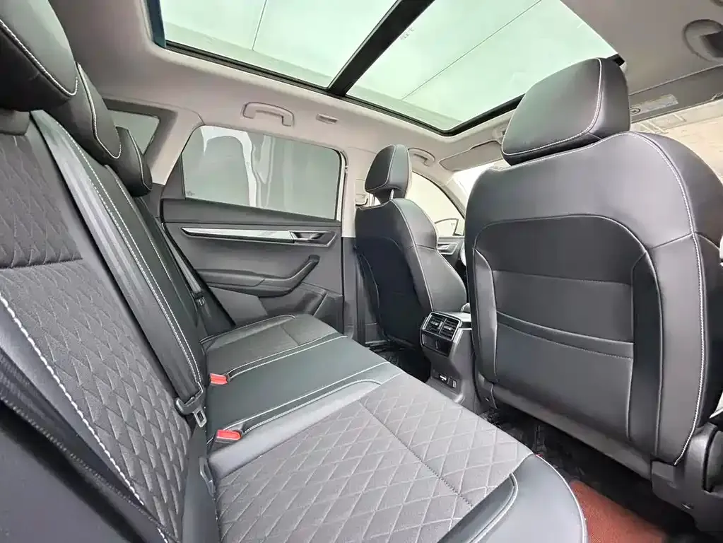 Skoda Karoq — фото 8