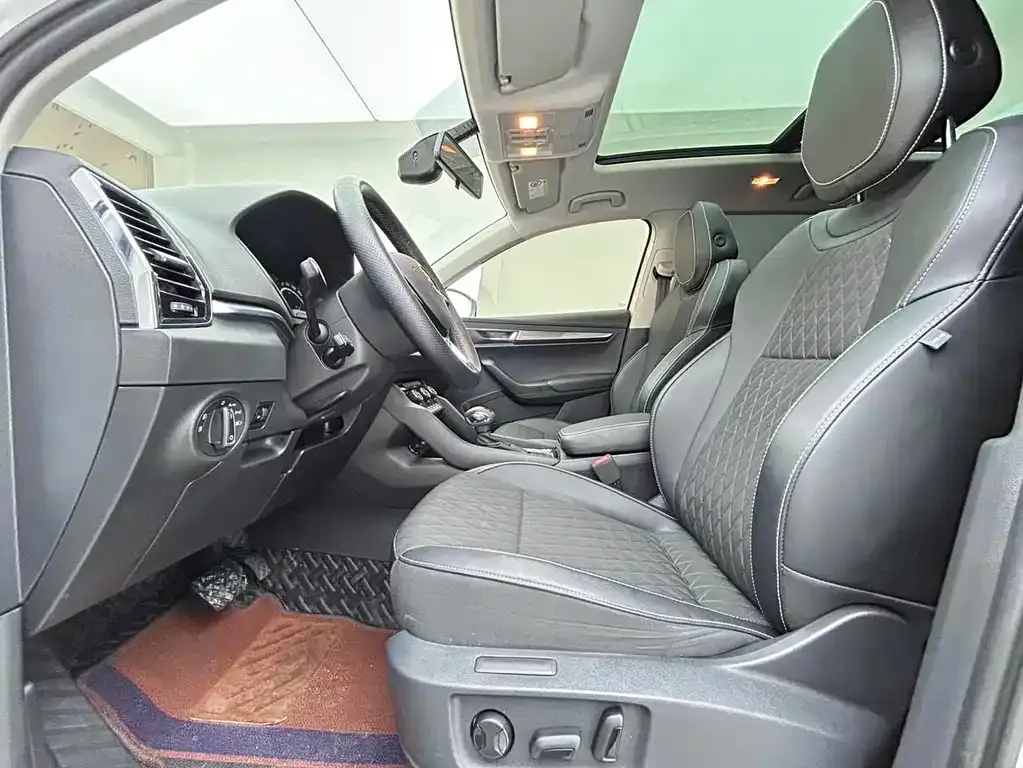 Skoda Karoq — фото 5