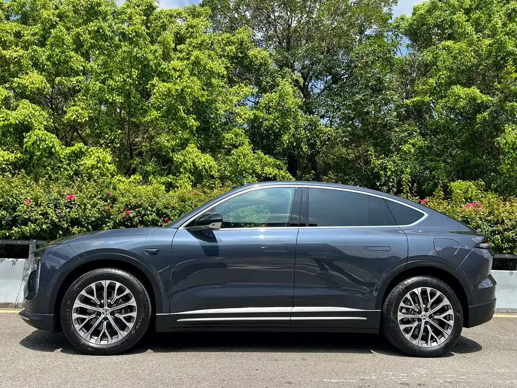 NIO EC6 — фото 10