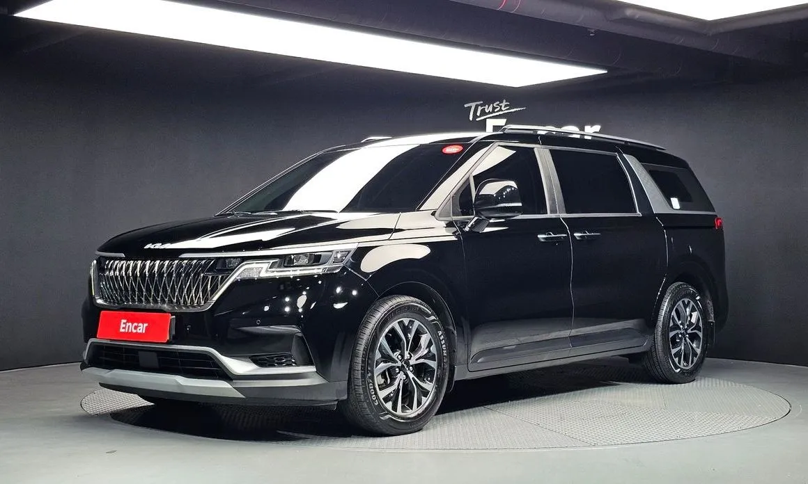 Kia Carnival — фото 1