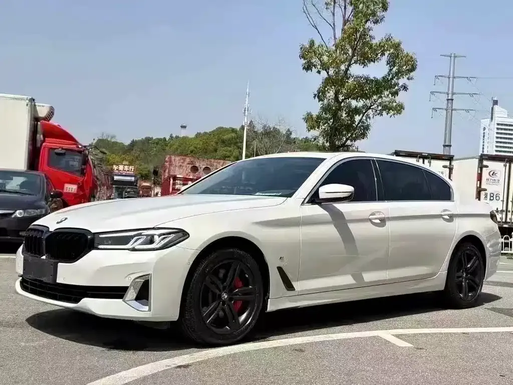 BMW 5 Series — фото 1