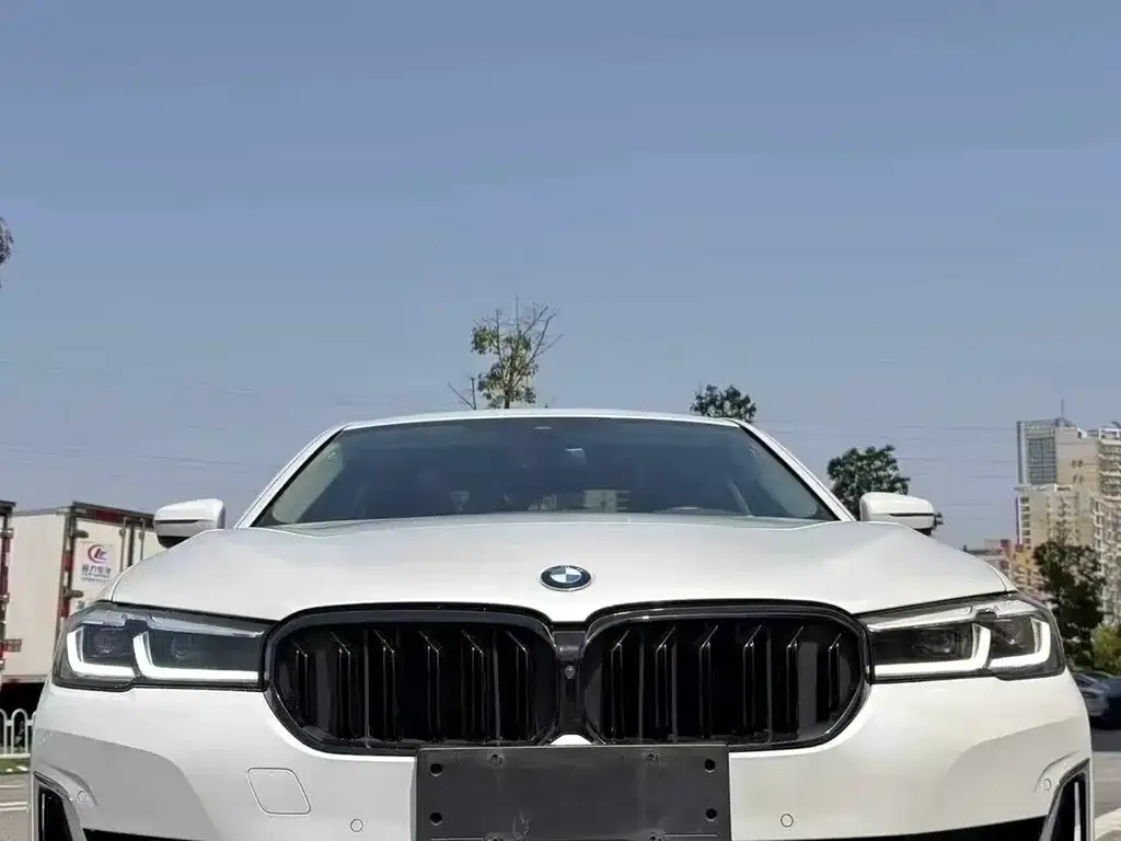 BMW 5 Series — фото 2
