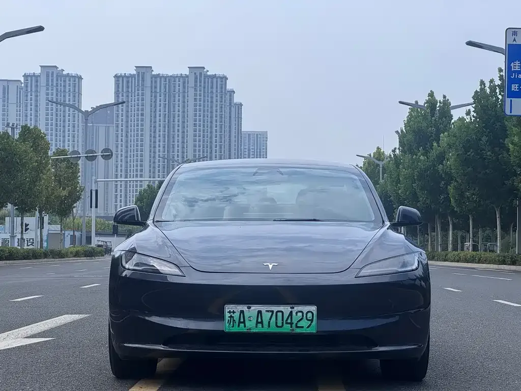 Tesla Model 3 — фото 5
