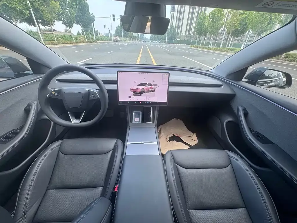 Tesla Model 3 — фото 3