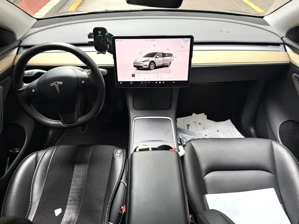 Tesla Model Y — фото 4