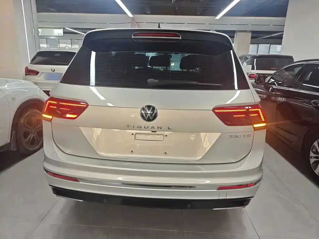 Volkswagen Tiguan L — фото 6