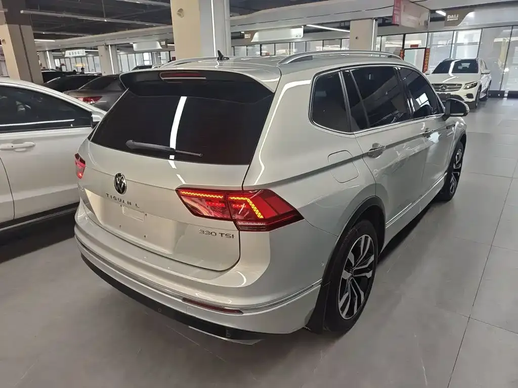 Volkswagen Tiguan L — фото 7