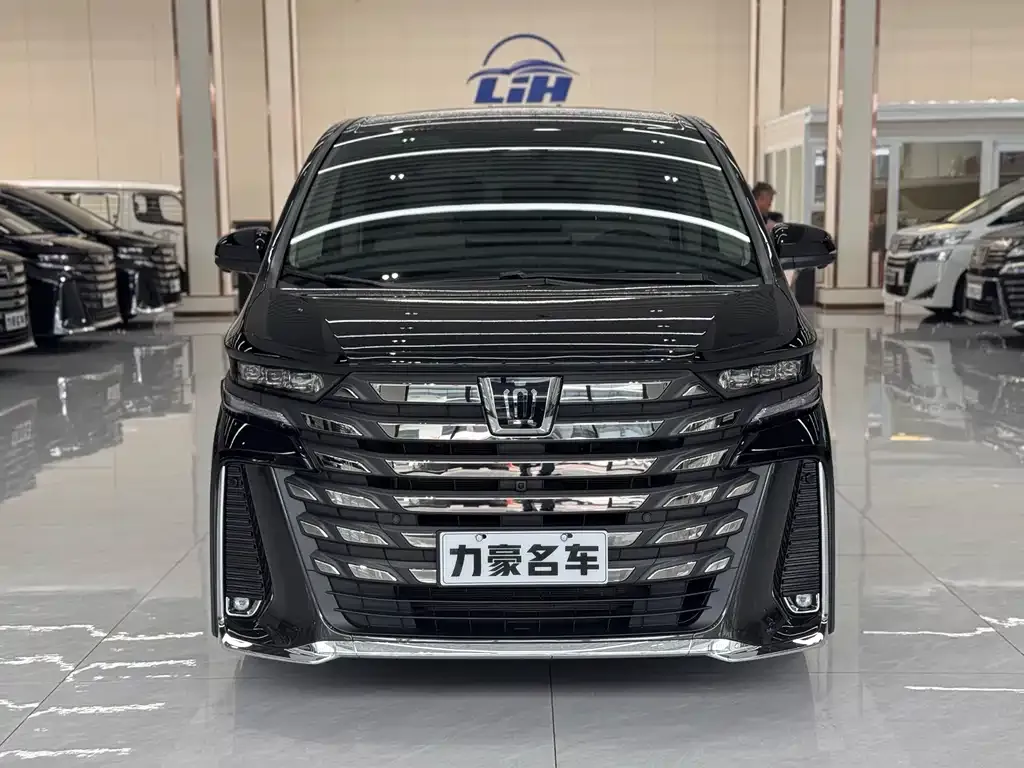 Toyota Vellfire — фото 10