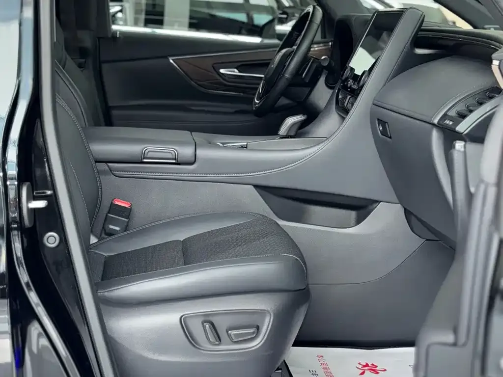 Toyota Vellfire — фото 2