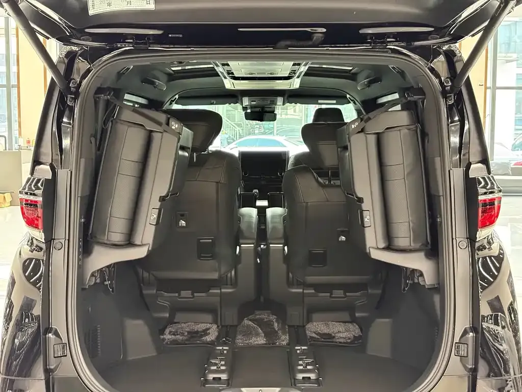 Toyota Vellfire — фото 4