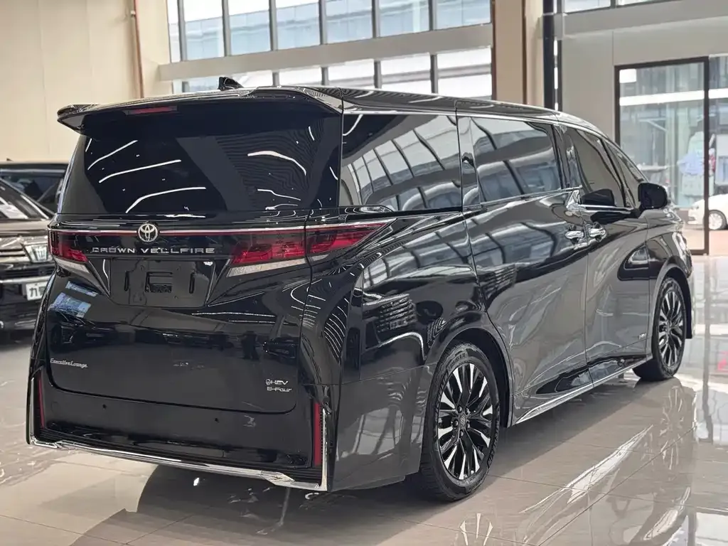 Toyota Vellfire — фото 8