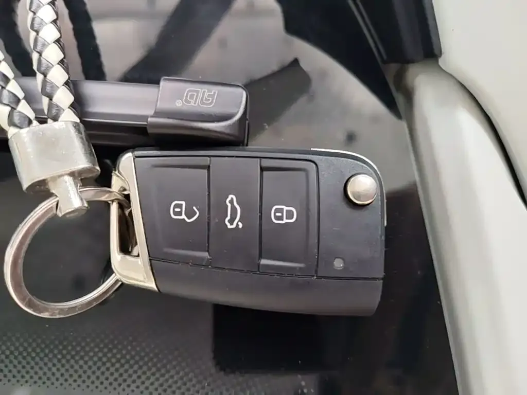 Volkswagen T-Cross — фото 3
