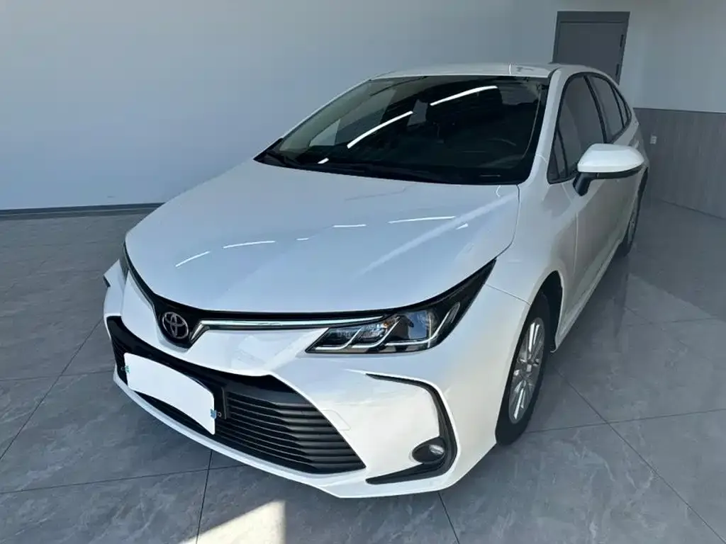 Toyota Corolla — фото 1