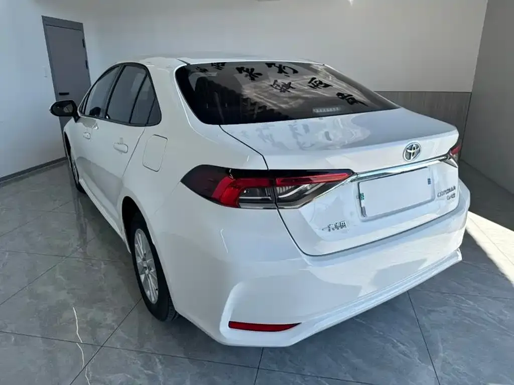 Toyota Corolla — фото 2