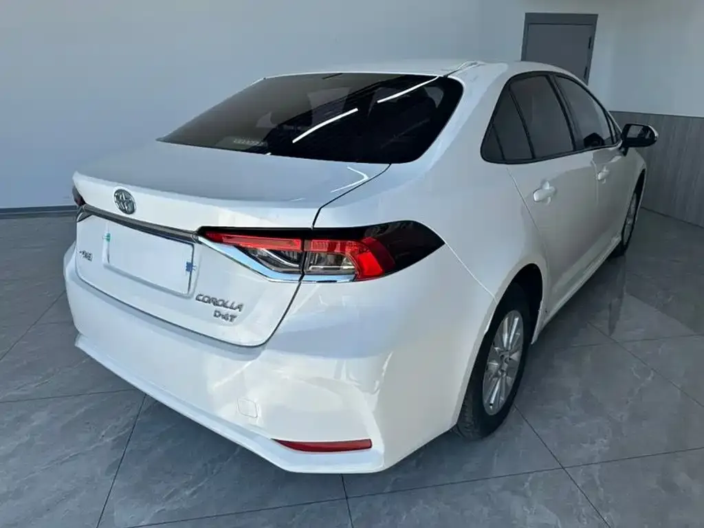 Toyota Corolla — фото 6