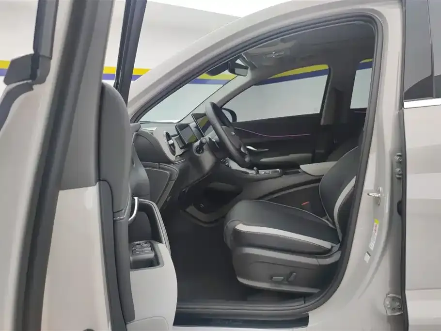 BYD Seal 05 DM-i — фото 3