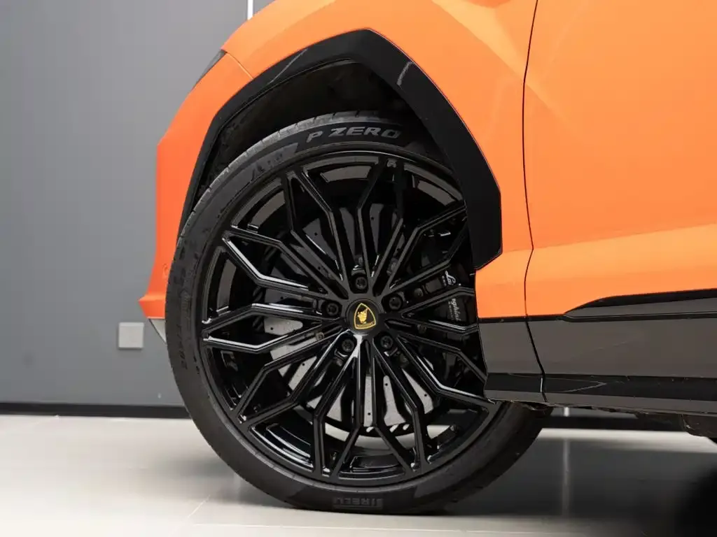 Lamborghini Urus SE — фото 8