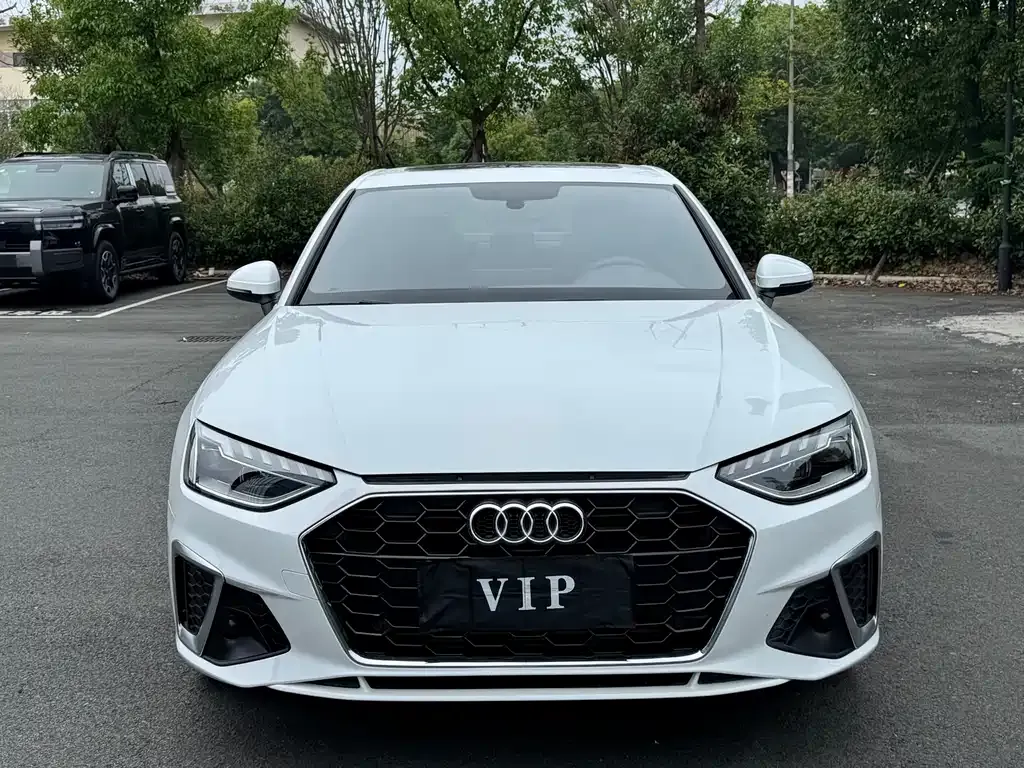 Audi A4L 2022 из CN, фото 6