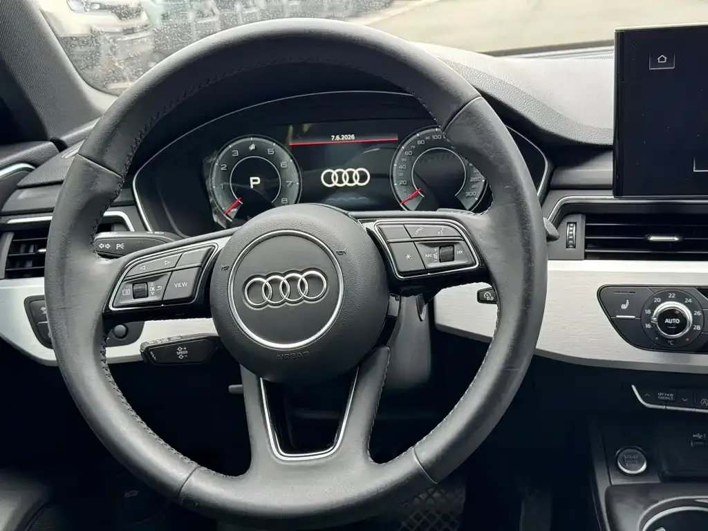 Audi A4L 2022 из CN, фото 9