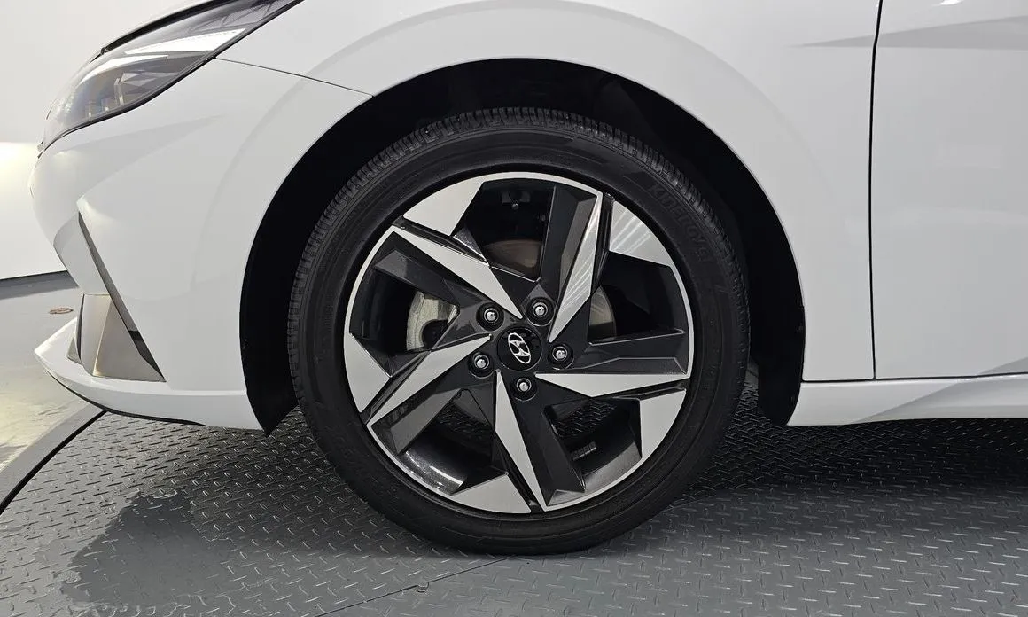 Hyundai AVANTE — фото 4