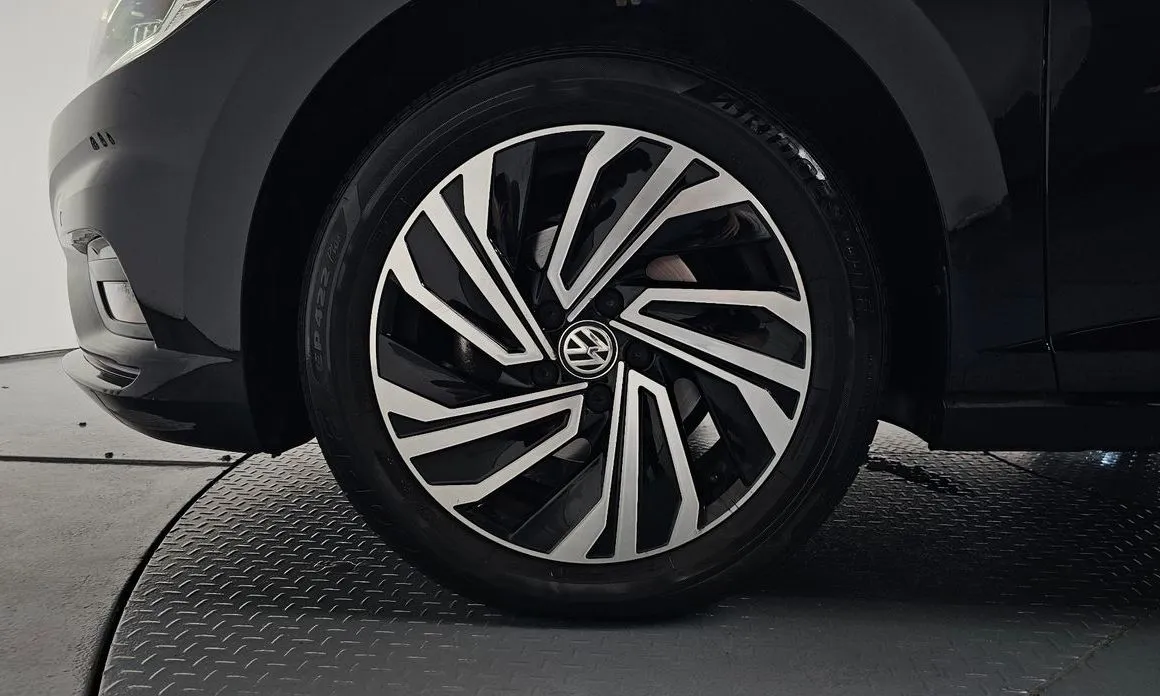 Volkswagen Jetta — фото 4
