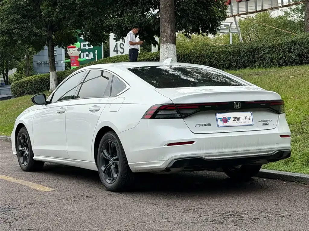 Honda Accord — фото 6