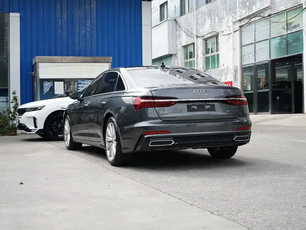 Audi A6L — фото 6