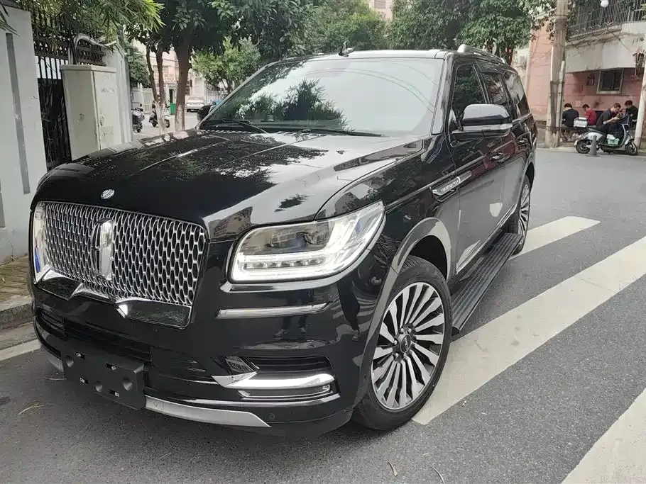 Lincoln Navigator — фото 1