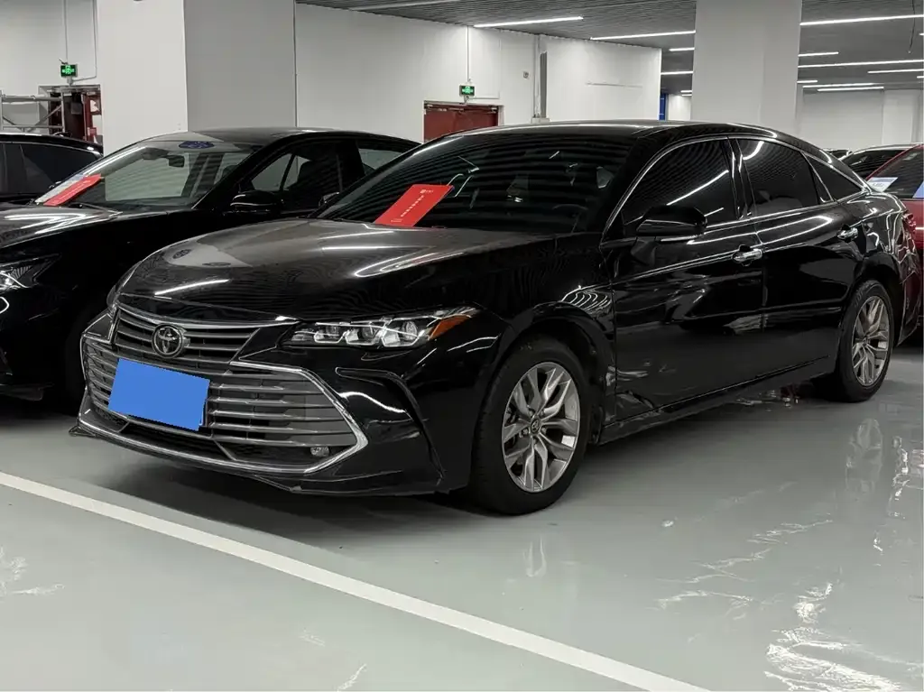 Toyota Avalon — фото 1