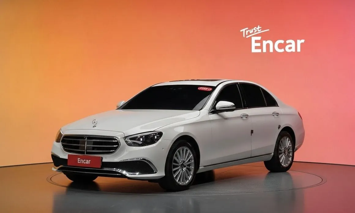 Mercedes-Benz E-Class — фото 1