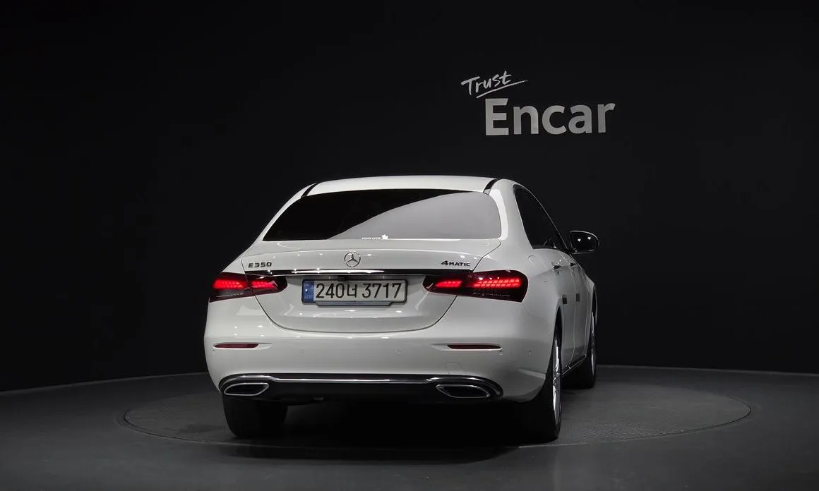 Mercedes-Benz E-Class — фото 3