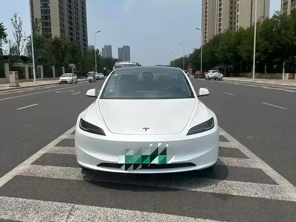 Tesla Model 3 — фото 3