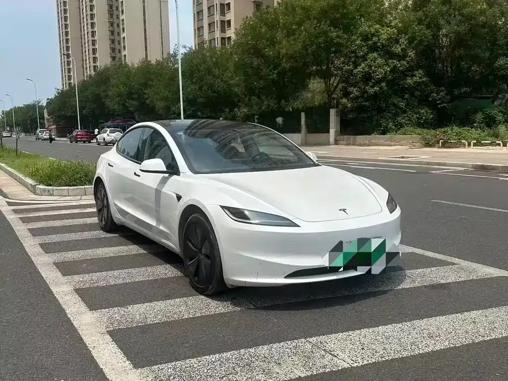 Tesla Model 3 — фото 9