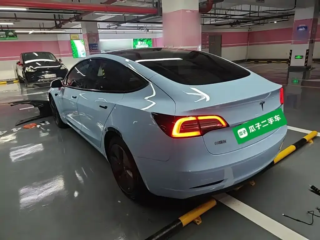 Tesla Model 3 — фото 10