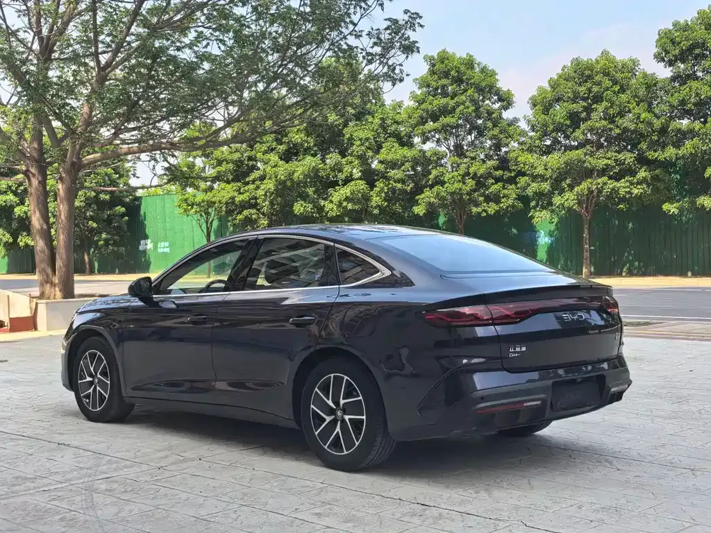 BYD Qin L — фото 9