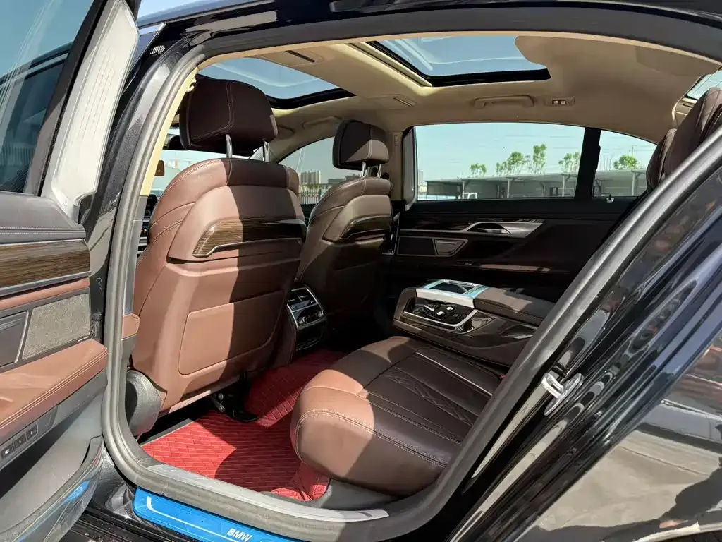 BMW 7 Series 2022 из CN, фото 6